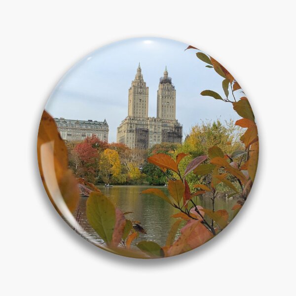 Artikelvorschau, Blick auf den Central Park von San Remo, eingerahmt von Herbstlaub, New York City entworfen und verkauft von ExploreOutdoors.
