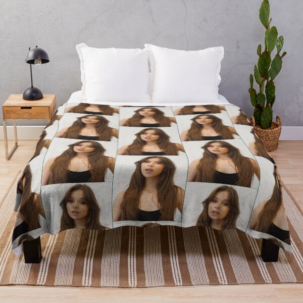 Item preview, Hailee Steinfeld  , Gift For Boyfriend  , hailee Steinfeld Lover  Post designed and sold by geraiartist.
