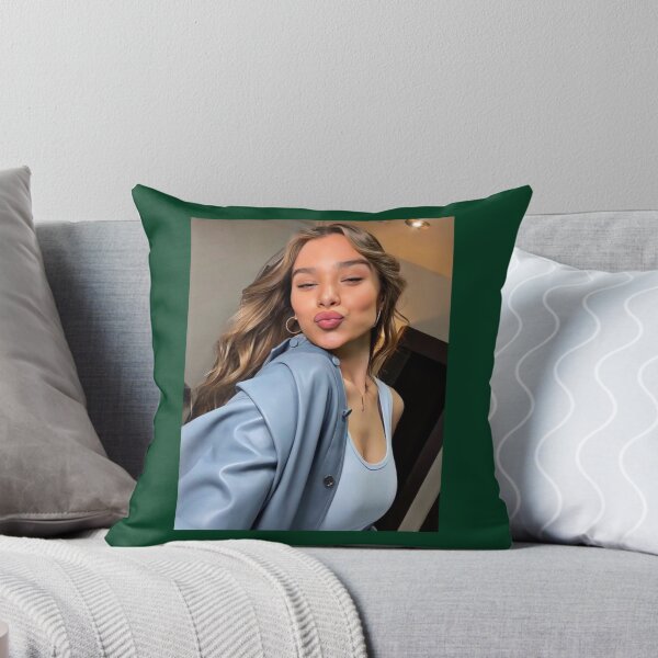 Item preview, Hailee Steinfeld  , Gift For Boyfriend  ,Hailee Steinfeld Lover  Poste  designed and sold by geraiartist.