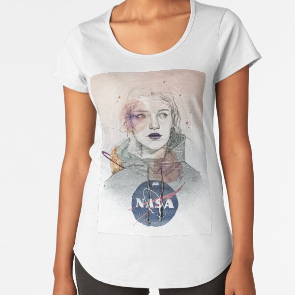 I NEED MORE SPACE Premium Scoop T-Shirt