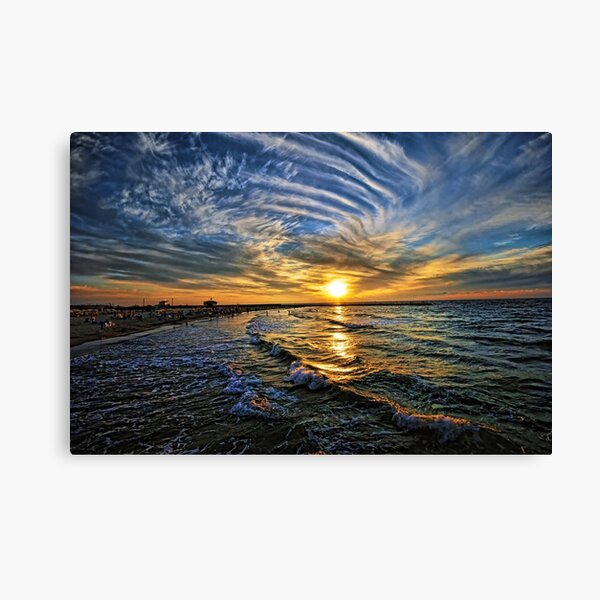 hypnotic sunset Canvas Print
