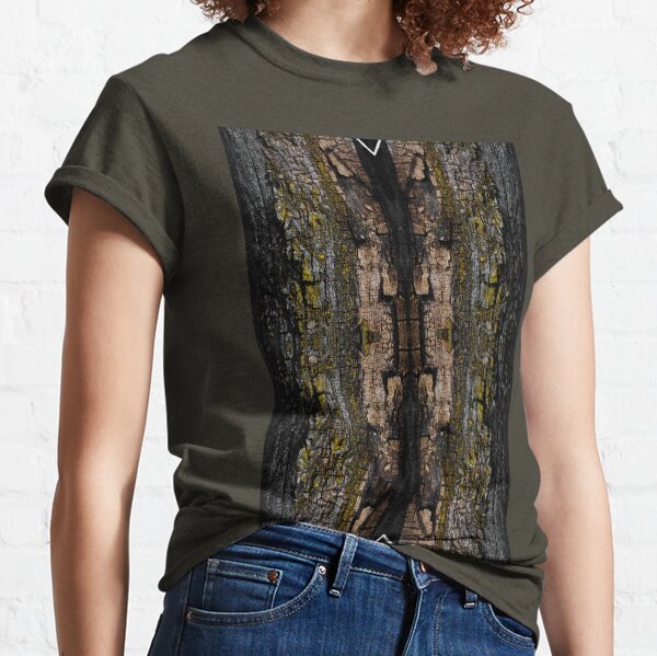 Cool Brown wood bark with yellow lichen pattern Classic T-Shirt