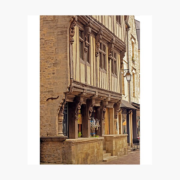 Artikelvorschau, Historisches altes Fachwerkhaus - Bayeux Normandie Frankreich entworfen und verkauft von CoatofArmsHouse.