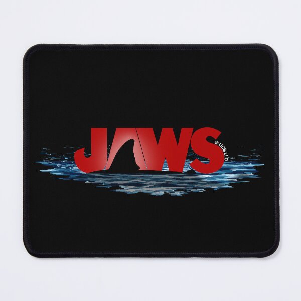 Artikelvorschau, JAWS LOGO mit GROßER WEIßER HAIFLOSE, DIE AUS DER OBERFLÄCHE DES MEERES AUFTRITT entworfen und verkauft von KoolDsigns-FLIX.