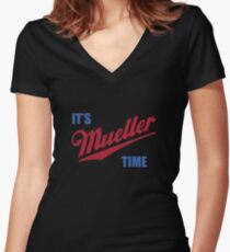 Es ist Mueller Time Resist Anti Trump Shirt mit V-Ausschnitt