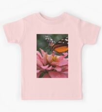 Butterfly on Zinnia Macro Kids Tee