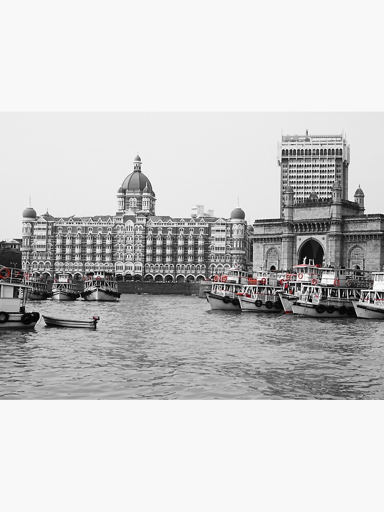 Gateway of India in Black N White by santoshputhran