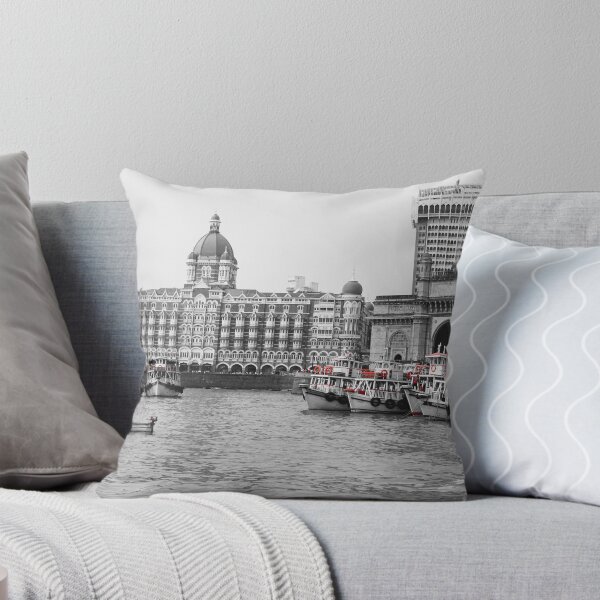 Item preview, Puerta de la India en negro y blanco designed and sold by santoshputhran.