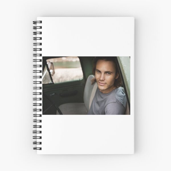 Artikelvorschau, Taylor Kitsch entworfen und verkauft von GoldyTeessh.