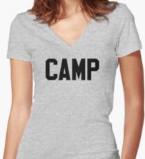 LAGER Tailliertes T-Shirt mit V-Ausschnitt