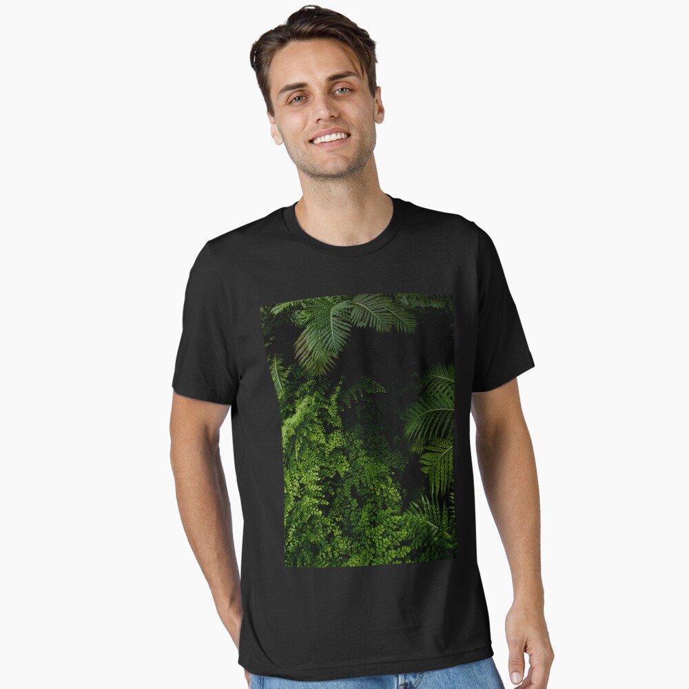 Vista previa del artículo con la obra «Camiseta esencial», diseñado y vendido por VanGalt.
