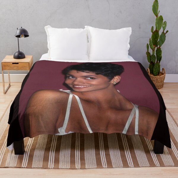 Item preview, Halle Berry - Poster designed and sold by Reinaldosdss.