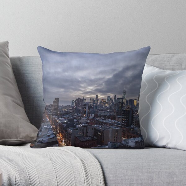 Empire state of Mind - New York by night Throw Pillow