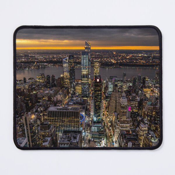 Item preview, Vista nocturna de Manhattan y la ciudad de Nueva York designed and sold by MadLeader.
