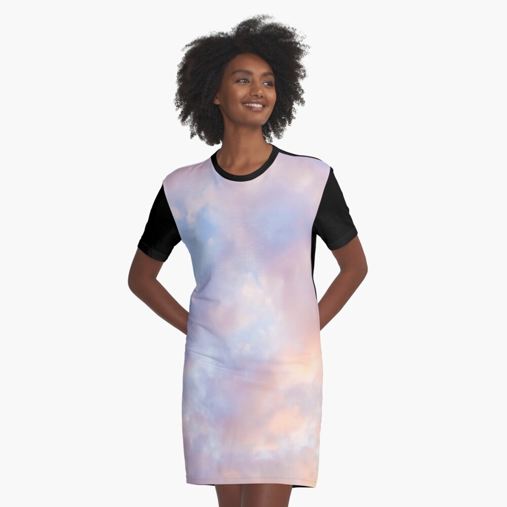 Aperçu de l'œuvre Robe t-shirt créée et vendue par GrandeDuc.