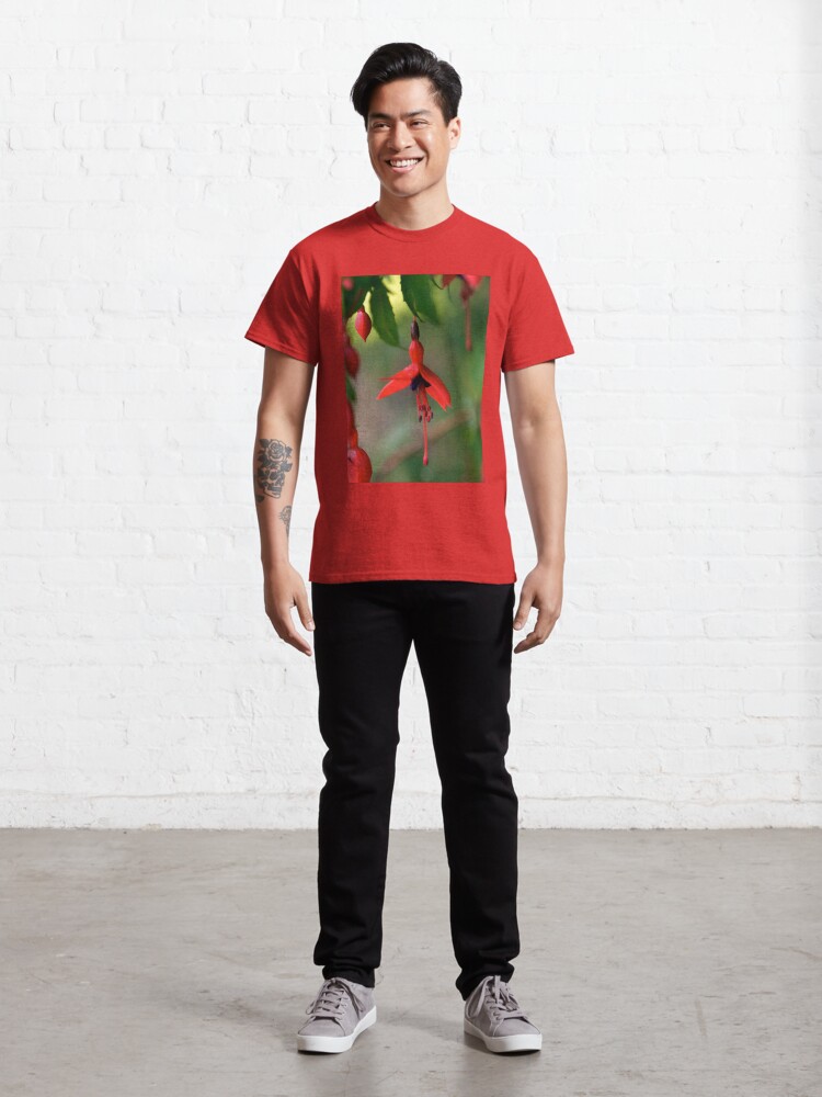 Alternate view of Single Wild Fuchsia Flower, Loch Na Fooey Classic T-Shirt