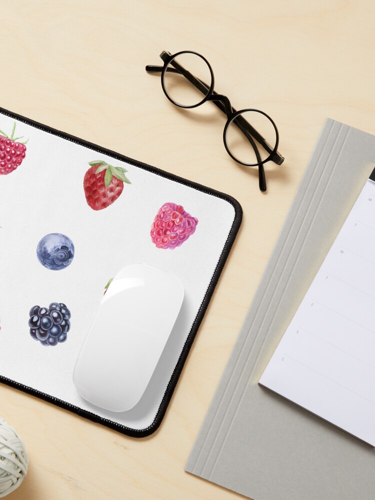 Thumbnail 3 von 5, Mauspad, Aquarell gemischte Beeren designt und verkauft von silviaol.