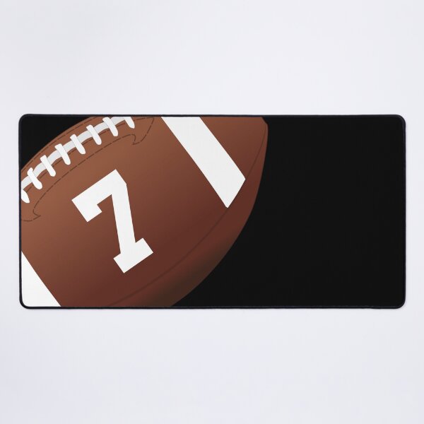 Artikelvorschau, American-Football-Ball Nummer 7, sieben entworfen und verkauft von TheCultStuff.