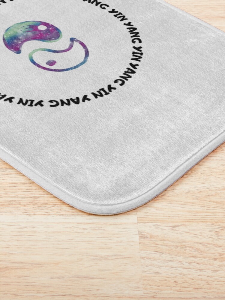 Aperçu 3 sur 6. Tapis de bain avec l'œuvre Yin Yang Therapist créée et vendue par Jeanne-s-Snake.