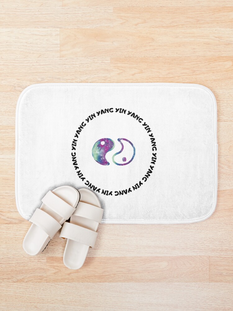 Aperçu 1 sur 6. Tapis de bain avec l'œuvre Yin Yang Therapist créée et vendue par Jeanne-s-Snake.
