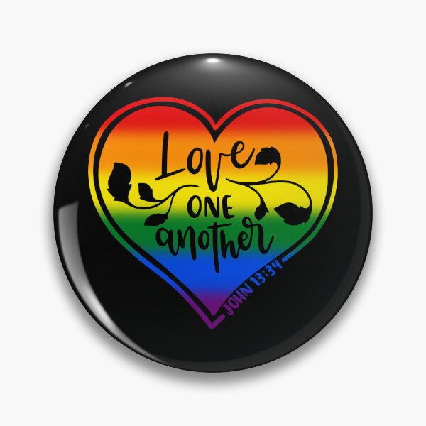 Vista previa del artículo con la obra «LGBTQ Orgullo gay Inspirador Cristiano Amor unos a otros Juan 13:34 Versículo de la Biblia», diseñado y vendido por LGBTSolutions.