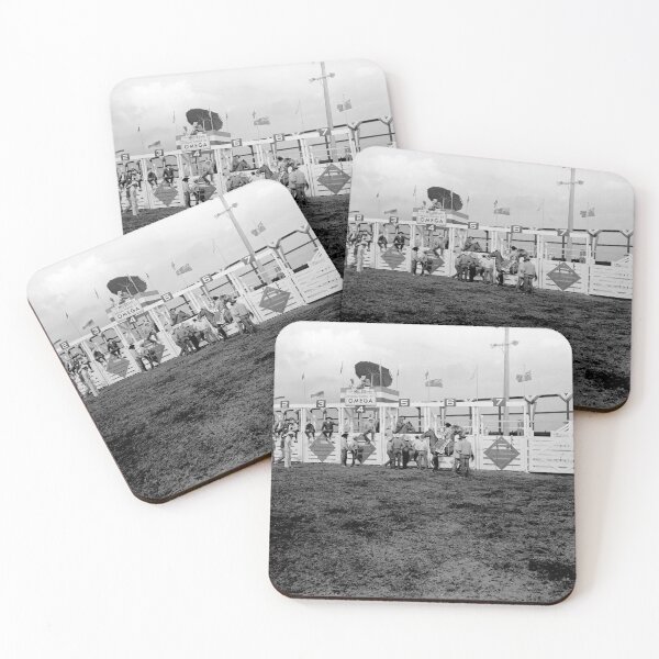 Item preview, Racecourse and the horses designed and sold by Night-parade.