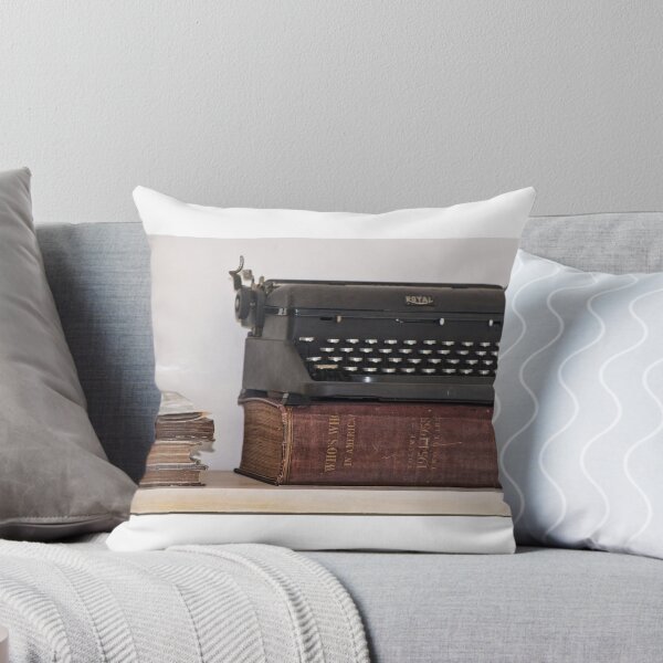 Item preview, La máquina de escribir de Hemingway designed and sold by Lawrence Henderson.