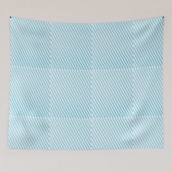 Aperçu de l'œuvre Joli haut rayé bleu clair et blanc créée et vendue par BEAUTY ⭐⭐⭐⭐⭐.