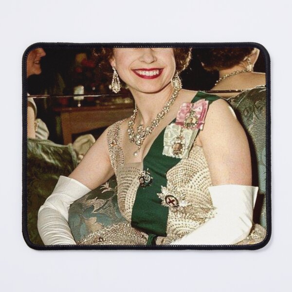 Item preview, Queen Elizabeth II designed and sold by Artepoleras123.