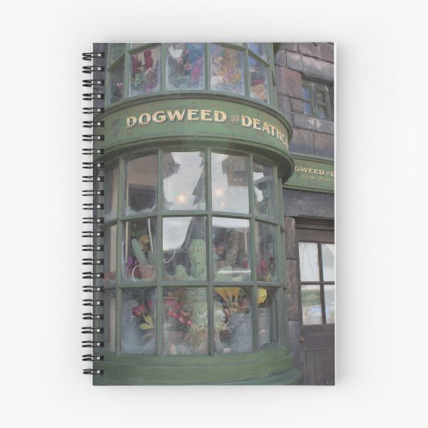 Artikelvorschau, Dogweed und Deathcap Diagon Alley Photography - Grüne verzauberte Architektur entworfen und verkauft von Lucidesigns.