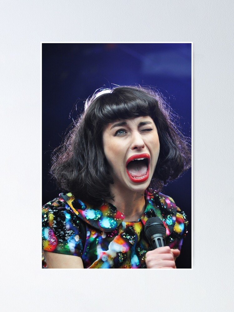 Got myself the ideal wallpaper for my phone ❤ : r/kimbra