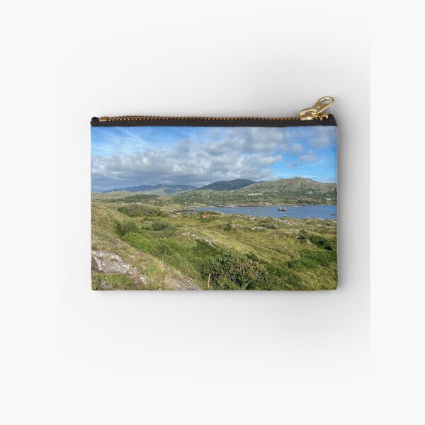 Artikelvorschau, Hafen von Ballycrovane, Halbinsel Beara, Cork, Irland entworfen und verkauft von Sinemathk.