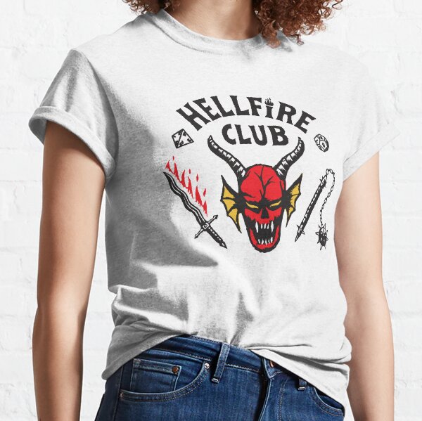 Stranger Things 4 Hellfire Club Skull & Weapons V2 T-shirt classique