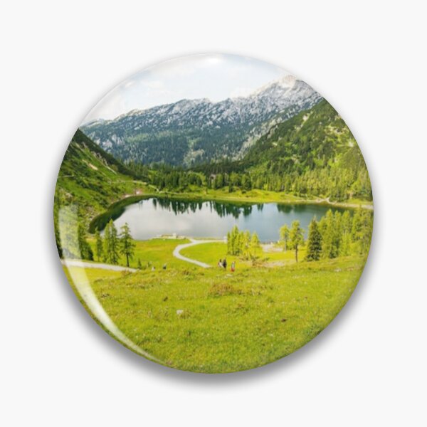 Artikelvorschau, Schöne grüne Landschaft mit grünen Bäumen und Bergkunst entworfen und verkauft von BEAUTY ⭐⭐⭐⭐⭐.