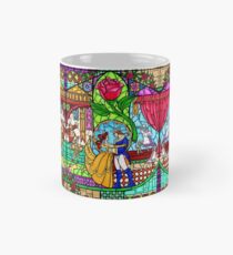 Muster des Buntglasfensters Tasse