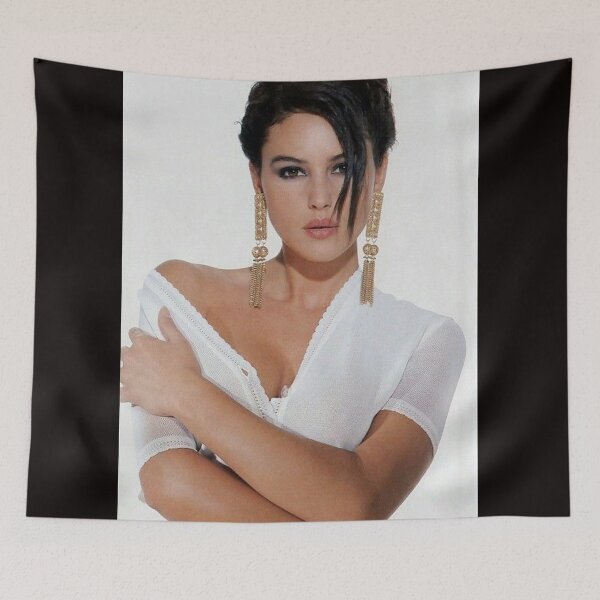 Aperçu de l'œuvre Monica Bellucci - Affiche créée et vendue par Lawds.