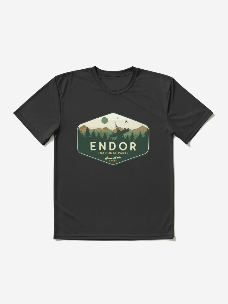 Imagen 2 de 7, Camiseta deportiva con la obra Parque Nacional Endor Hogar de los Ewoks Camiseta clásica, diseñada y vendida por BryceDemon1.