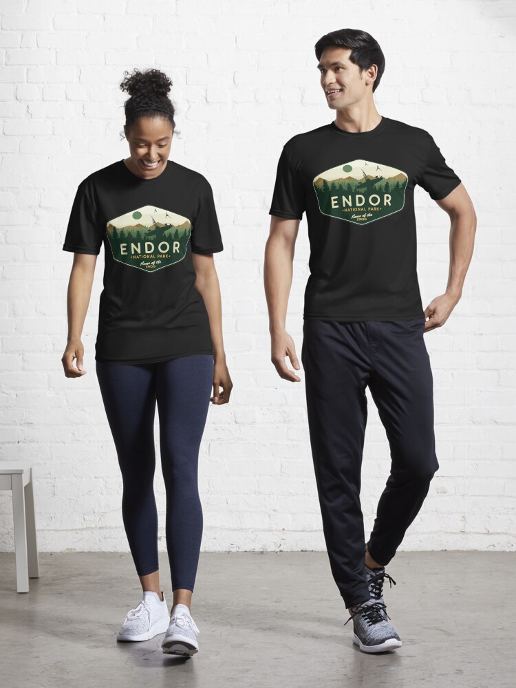 Imagen 1 de 7, Camiseta deportiva con la obra Parque Nacional Endor Hogar de los Ewoks Camiseta clásica, diseñada y vendida por BryceDemon1.