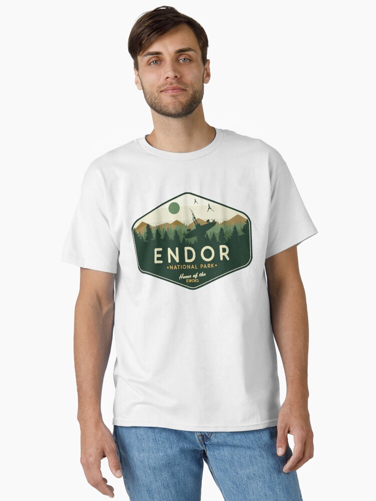 Imagen 1 de 7, Camiseta clásica con la obra Parque Nacional Endor Hogar de los Ewoks Camiseta clásica, diseñada y vendida por BryceDemon1.