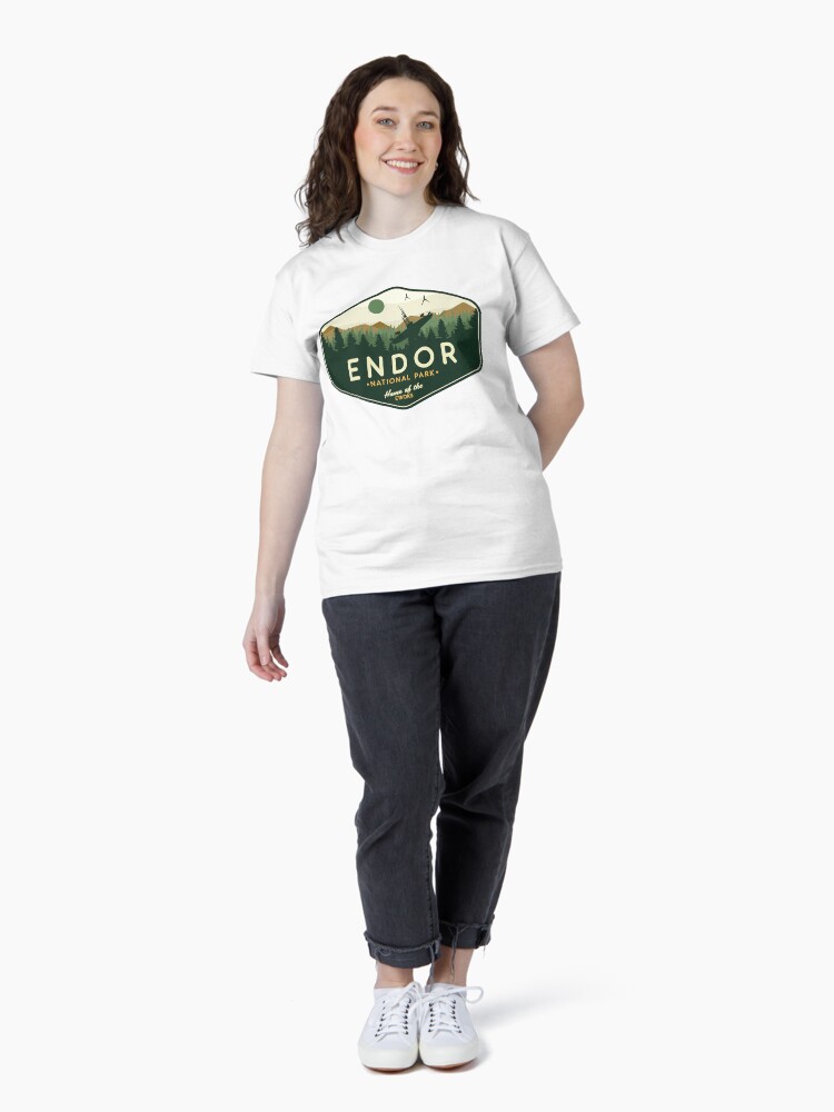 Imagen 4 de 7, Camiseta clásica con la obra Parque Nacional Endor Hogar de los Ewoks Camiseta clásica, diseñada y vendida por BryceDemon1.