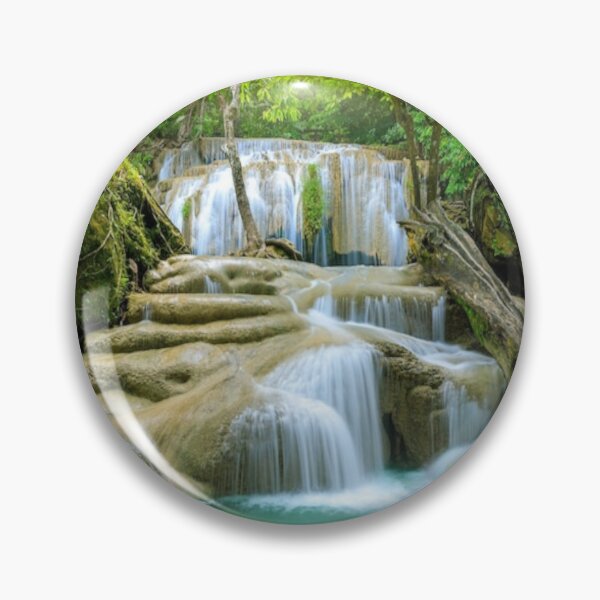 Artikelvorschau, kühle grüne Landschaft mit einem Wasserfall und grünen Bäumen und Bergkunst entworfen und verkauft von BEAUTY ⭐⭐⭐⭐⭐.
