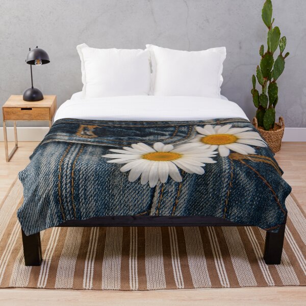 Artikelvorschau, Denim mit Blumen entworfen und verkauft von MerWishes.