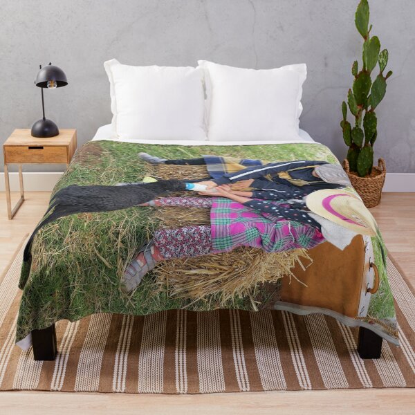 Item preview, r3557 / finition 2022 - 1 - Traveling educational farm-Ferme pédagogique itinérante " Tiligolo " - photo - Okaio Créations Olavia-Olao designed and sold by o.okaïo.