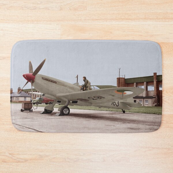Artikelvorschau, Irish Air Corps WW2 - letzte Spitfire im Dienst 1961 - Flugplatz Baldonnel entworfen und verkauft von Marc Redmond.