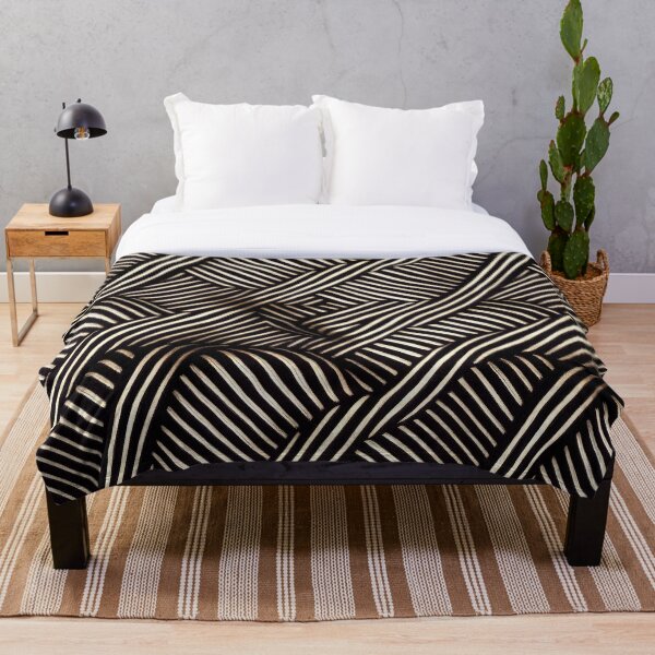 Aperçu de l'œuvre Noir et blanc simple minimaliste abstrait moderne organique pliant vagues motif rayé créée et vendue par CrowBerryCream.