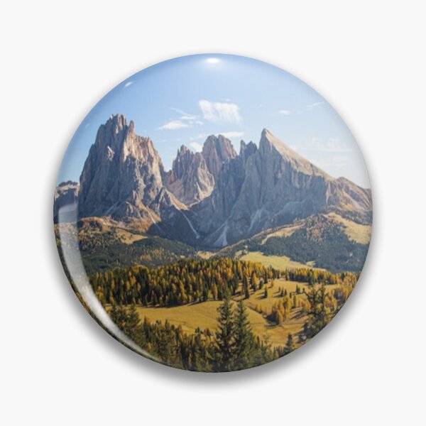 Artikelvorschau, Schöne grüne Landschaft mit grünen Bäumen und Berg bei Sonnenuntergang entworfen und verkauft von BEAUTY ⭐⭐⭐⭐⭐.