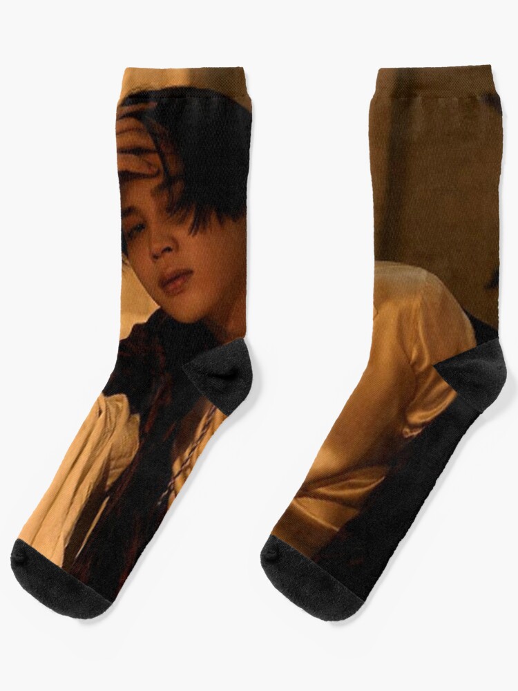 Chaussettes for Sale avec l'œuvre « BTS Jimin (Moi, moi-même et Jimin) 'ID  : Chaos' Concept Photo - 37 » de l'artiste Niyuha