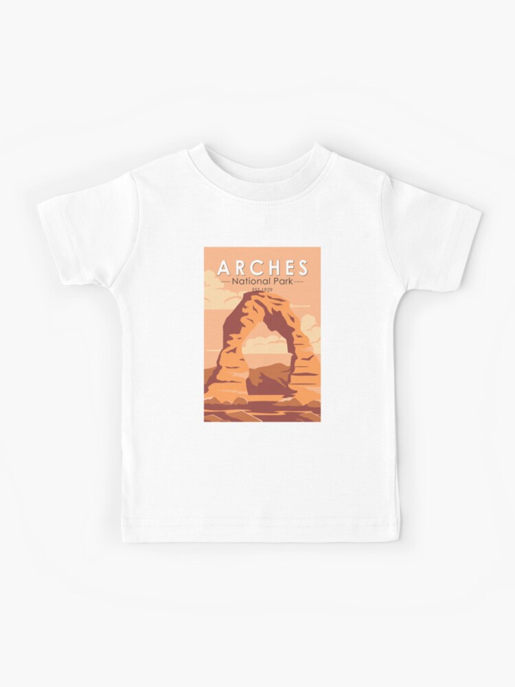 Retro Arches National Park Artistic Graphic T-Shirt