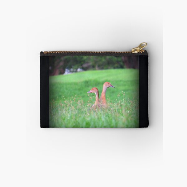 Artikelvorschau,  steckten ihre Köpfe aus dem Gras. entworfen und verkauft von Genevieve Hanlon Art and Photography.