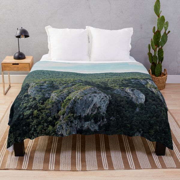 Aperçu de l'œuvre Montagne Pierre Woodland Forêt Paysage créée et vendue par worldways.